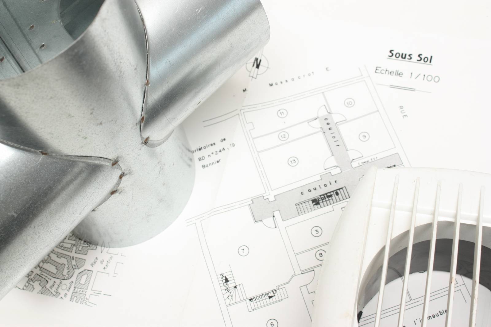 Installation d'une VMC dans une salle de bain pour réduire l'humidité à Istres