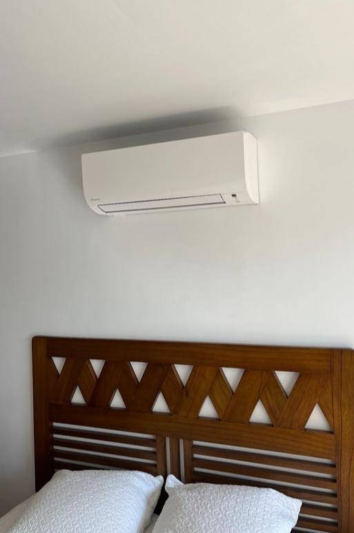 Installation d'un climatiseur mono split 2.5KW à La Fare les Oliviers : Clim Provence vous apporte fraîcheur et confort